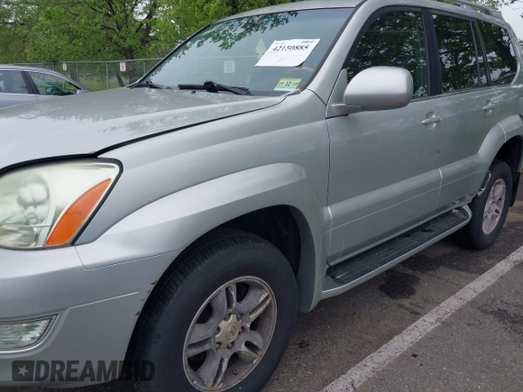 2004 Lexus GX 470 with VIN JTJBT20XX40032417, listed as a IAAI auction lot 42150885 with 180,568 mi miles. Bid and sale history available at carsss.com. Image 6.