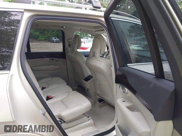 2016 Volvo XC90 T6 Momentum z VIN YV4A22PK9G1054528, wystawiony jako IAAI lot #42425643 z przebiegiem 130 138 mil mil oraz . Historia ofert i sprzedaży dostępna na DreamBid. Obrazek 8.