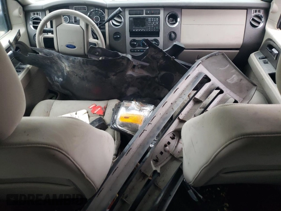 2010 Ford Expedition SSV with VIN 1FMJU1G52AEB48795, listed as a Copart auction lot 86152164 with 107,801 mi miles and Salvage title. Bid and sale history available at DreamBid. Image 8.