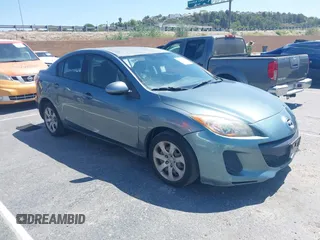 2013 Mazda 3 i Sport z VIN JM1BL1UP8D1736651, wystawiony jako IAAI lot #42263871 z przebiegiem 187 874 mil mil oraz . Historia ofert i sprzedaży dostępna na DreamBid. Obrazek 1.