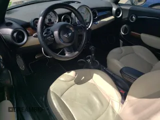 2012 MINI Convertible S z VIN WMWZP3C58CT550011, wystawiony jako Copart lot #57512034 z przebiegiem 71 366 mil mil oraz Szkoda całkowita • Salvage title. Historia ofert i sprzedaży dostępna na DreamBid. Obrazek 8.