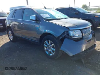 2009 Lincoln MKX z VIN 2LMDU88C39BJ10510, wystawiony jako IAAI lot #42209301 z przebiegiem 107 963 mil mil oraz . Historia ofert i sprzedaży dostępna na DreamBid. Obrazek 1.