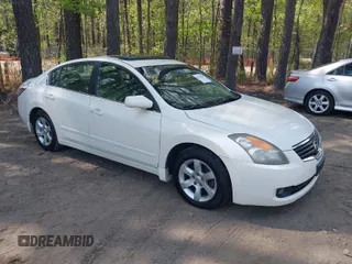 2009 Nissan Altima 2.5 SL with VIN 1N4AL21E19N501888, listed as a IAAI auction lot 42043014 with 183,086 mi miles. Bid and sale history available at carsss.com. Image 1.