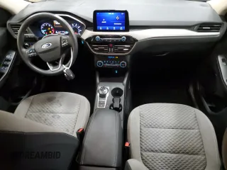2020 Ford Escape SE z VIN 1FMCU9G6XLUC11649, wystawiony jako Copart lot #58934695 z przebiegiem 109 495 mil mil oraz Czysty tytuł • Clean title. Historia ofert i sprzedaży dostępna na DreamBid. Obrazek 8.
