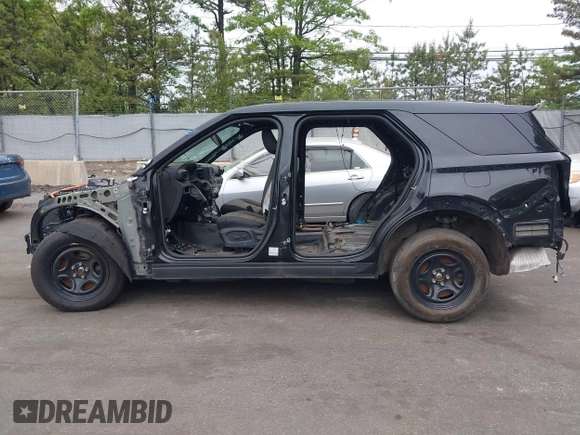 2021 Ford Police Interceptor Utility z VIN 1FM5K8AW9MNA01153, wystawiony jako IAAI lot #42322397 z przebiegiem 40 071 mil mil oraz . Historia ofert i sprzedaży dostępna na DreamBid. Obrazek 13.