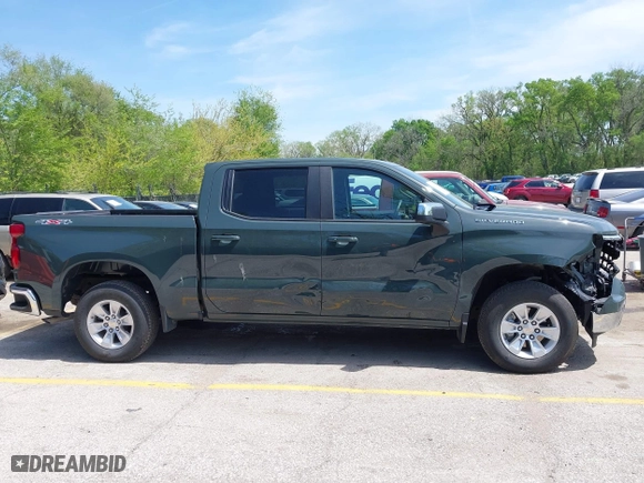 2025 Chevrolet Silverado 1500 LT with VIN 1GCUKDED2SZ161690, listed as a IAAI auction lot 42067327 with 9,920 mi miles. Bid and sale history available at carsss.com. Image 14.