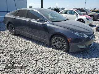 2013 Lincoln MKZ Hybrid z VIN 3LN6L2LU5DR826579, wystawiony jako Copart lot #57689545 z przebiegiem 202 811 mil mil oraz Nie do naprawy • Non repairable. Historia ofert i sprzedaży dostępna na DreamBid. Obrazek 4.