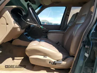 1997 Ford Explorer XLT z VIN 1FMDU35P4VZB06107, wystawiony jako Copart lot #52797485 z przebiegiem 172 186 mil mil oraz Szkoda całkowita • Salvage title. Historia ofert i sprzedaży dostępna na DreamBid. Obrazek 7.