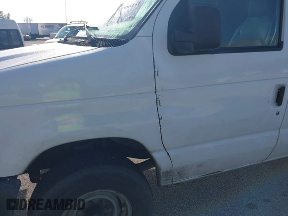 2012 Ford Econoline Cargo Super Duty Commercial z VIN 1FTSS3EL8CDA09954, wystawiony jako IAAI lot #41956151 z przebiegiem 298 467 mil mil oraz . Historia ofert i sprzedaży dostępna na DreamBid. Obrazek 18.