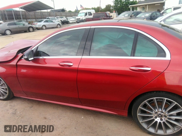 2017 Mercedes-Benz C 300 z VIN 55SWF4JB9HU211905, wystawiony jako IAAI lot #42258304 z przebiegiem 89 308 mil mil oraz . Historia ofert i sprzedaży dostępna na DreamBid. Obrazek 14.