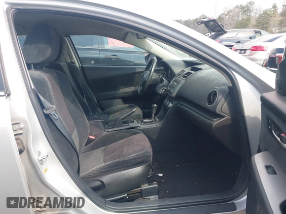 2010 Mazda 6 i Sport with VIN 1YVHZ8BH6A5M46582, listed as a IAAI auction lot 41783747 with 211,764 mi miles. Bid and sale history available at carsss.com. Image 5.