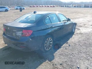 2018 BMW 3 Series 320i xDrive with VIN WBA8E5G57JNU47476, listed as a IAAI auction lot 41319816 with 38,755 mi miles. Bid and sale history available at carsss.com. Image 4.