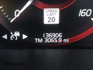 2017 Volvo XC90 Momentum with VIN YV4A22PK4H1171533, listed as a IAAI auction lot 41876321 with 136,906 mi miles. Bid and sale history available at carsss.com. Image 16.
