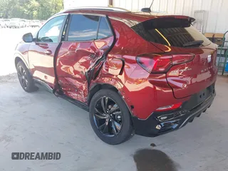 2024 Buick Encore GX Sport Touring с VIN KL4AMESL2RB195527, выставлен на аукционе IAAI как лот 42733359 с пробегом 24 708 миль миль и . История ставок и продаж доступна на DreamBid. Изображение 3.