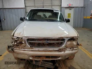 1998 Ford Explorer XLT with VIN 1FMZU32P2WZC01373, listed as a Copart auction lot 88286335 with 213,872 mi miles and Salvage title. Bid and sale history available at DreamBid. Image 5.