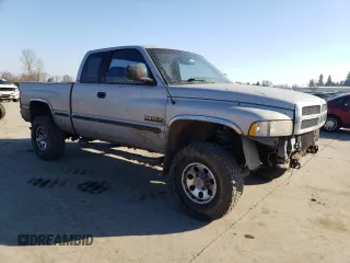 1998 Dodge Ram 2500 with VIN 3B7KF22D8WG102282, listed as a Copart auction lot 42704465 with 266,345 mi miles and Salvage Title. Bid and sale history available at carsss.com. Image 4.