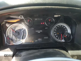 2023 Ram 1500 SLT z VIN 1C6RR7LG1PS565734, wystawiony jako Copart lot #60931575 z przebiegiem 19 764 mil mil oraz Czysty tytuł • Clean title. Historia ofert i sprzedaży dostępna na DreamBid. Obrazek 9.