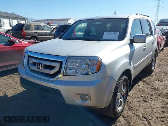 2009 Honda Pilot EX with VIN 5FNYF48479B002570, listed as a IAAI auction lot 41703942 with 146,405 mi miles. Bid and sale history available at carsss.com. Image 17.