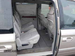 2006 Chrysler Town & Country LWB Limited with VIN 2A8GP64L66R798366, listed as a IAAI auction lot 41879031 with 231,603 mi miles. Bid and sale history available at carsss.com. Image 8.