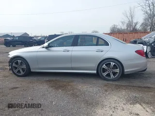 2017 Mercedes-Benz E 300 Luxury with VIN WDDZF4KB0HA091682, listed as a IAAI auction lot 41994966 with 37,238 mi miles and . Bid and sale history available at DreamBid. Image 14.