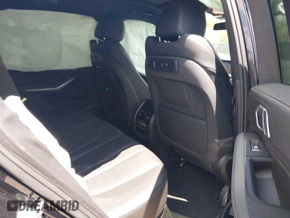 2019 BMW X5 xDrive40i with VIN 5UXCR6C59KLL23735, listed as a IAAI auction lot 41999791 with 31,072 mi miles. Bid and sale history available at carsss.com. Image 8.