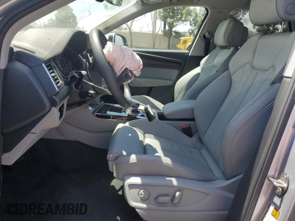 2024 Audi Q5 S line Premium z VIN WA1GAAFY5R2067008, wystawiony jako Copart lot #57522215 z przebiegiem 10 233 mil mil oraz Szkoda całkowita • Salvage title. Historia ofert i sprzedaży dostępna na DreamBid. Obrazek 7.