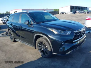 2023 Toyota Highlander L z VIN 5TDKDRAH7PS525179, wystawiony jako IAAI lot #42044319 z przebiegiem 32 886 mil mil oraz . Historia ofert i sprzedaży dostępna na DreamBid. Obrazek 1.