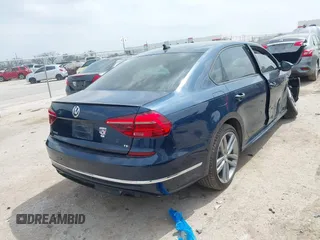 2018 Volkswagen Passat S z VIN 1VWAA7A35JC040106, wystawiony jako IAAI lot #41921626 z przebiegiem 60 785 mil mil oraz . Historia ofert i sprzedaży dostępna na DreamBid. Obrazek 4.