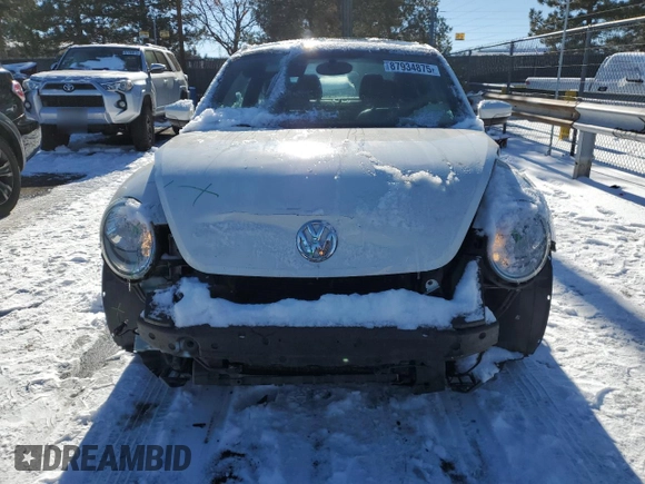 2013 Volkswagen Beetle 2.5L with VIN 3VWJP7AT9DM687870, listed as a Copart auction lot 87934875 with 91,557 mi miles and Salvage Title. Bid and sale history available at DreamBid. Image 5.