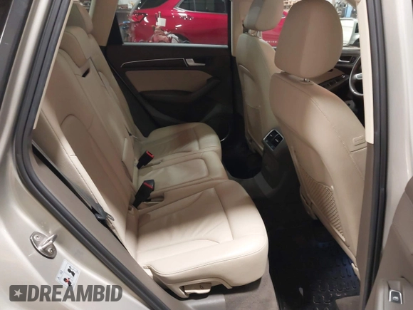 2014 Audi Q5 Premium Plus z VIN WA1LFAFP1EA075646, wystawiony jako IAAI lot #41528806 z przebiegiem 104 265 mil mil oraz . Historia ofert i sprzedaży dostępna na DreamBid. Obrazek 8.