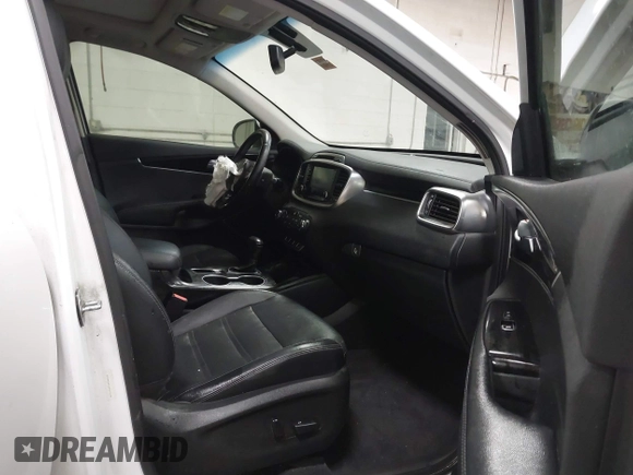 2016 Kia Sorento SX with VIN 5XYPKDA51GG077698, listed as a IAAI auction lot 41501354 with 185,494 mi miles. Bid and sale history available at carsss.com. Image 5.