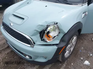 2011 MINI Convertible S с VIN WMWZP3C5XBTX84469, выставлен на аукционе IAAI как лот 41738707 с пробегом 77 464 миль миль и . История ставок и продаж доступна на DreamBid. Изображение 6.