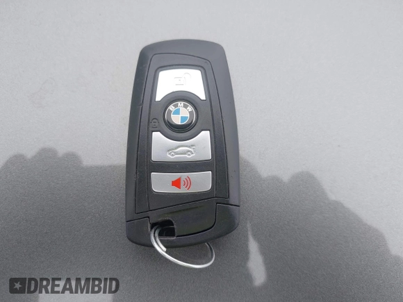 2014 BMW 5 Series 528i xDrive z VIN WBA5A7C53ED614914, wystawiony jako IAAI lot #42509306 z przebiegiem 137 903 mil mil oraz . Historia ofert i sprzedaży dostępna na DreamBid. Obrazek 11.