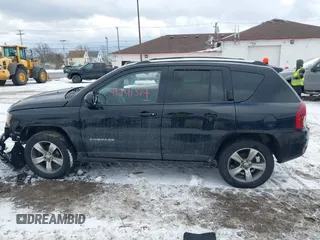 2017 Jeep Compass Latitude z VIN 1C4NJDEB9HD129184, wystawiony jako IAAI lot #41441314 z przebiegiem 45 764 mil mil oraz . Historia ofert i sprzedaży dostępna na DreamBid. Obrazek 14.