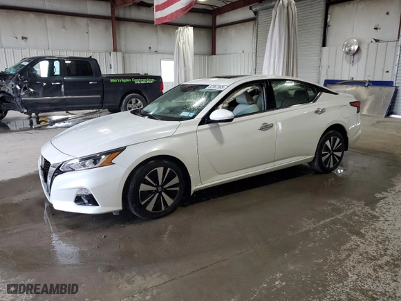2022 Nissan Altima 2.5 SL with VIN 1N4BL4EW2NN413137, listed as a Copart auction lot 52367365 with 11,992 mi miles and Salvage Title. Bid and sale history available at carsss.com. Image 1.