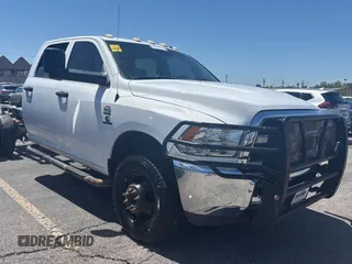 2018 Ram 3500 Tradesman z VIN 3C7WRTCL4JG346558, wystawiony jako Copart lot #54569225 z przebiegiem 255 163 mil mil oraz Czysty tytuł • Clean title. Historia ofert i sprzedaży dostępna na DreamBid. Obrazek 1.