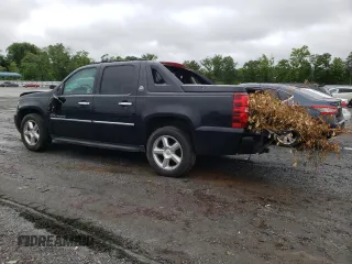 2013 Chevrolet Avalanche LTZ z VIN 3GNMCGE04DG340593, wystawiony jako Copart lot #57984385 z przebiegiem 169 702 mil mil oraz Szkoda całkowita • Salvage title. Historia ofert i sprzedaży dostępna na DreamBid. Obrazek 2.