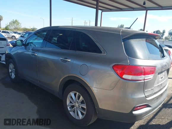 2018 Kia Sorento L z VIN 5XYPG4A39JG339992, wystawiony jako IAAI lot #41862512 z przebiegiem 119 430 mil mil oraz . Historia ofert i sprzedaży dostępna na DreamBid. Obrazek 3.