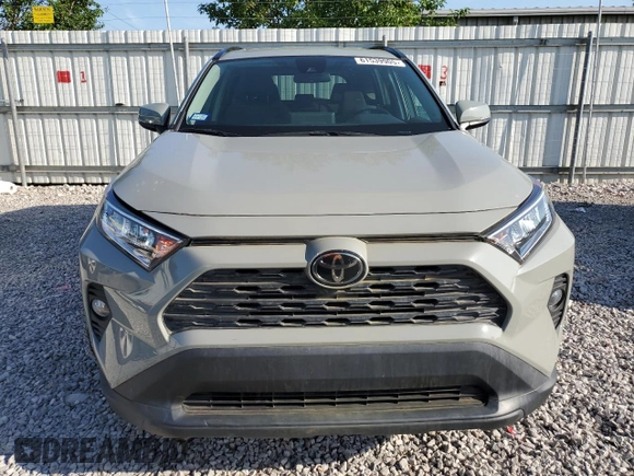 2020 Toyota RAV4 XLE with VIN 2T3W1RFV3LW088881, listed as a Copart auction lot 61539905 with 27,996 mi miles and Clean title. Bid and sale history available at DreamBid. Image 5.