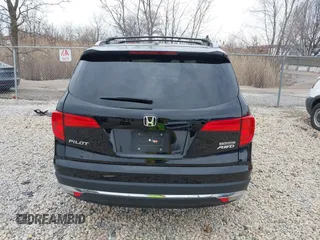 2017 Honda Pilot Touring with VIN 5FNYF6H90HB051700, listed as a IAAI auction lot 41902075 with 69,712 mi miles. Bid and sale history available at carsss.com. Image 17.