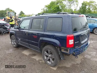 2013 Jeep Patriot Latitude z VIN 1C4NJRFB7DD249572, wystawiony jako IAAI lot #42350829 z przebiegiem 65 898 mil mil oraz . Historia ofert i sprzedaży dostępna na DreamBid. Obrazek 3.