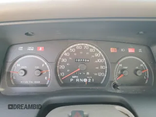 2003 Ford Crown Victoria LX z VIN 2FAFP74W03X209148, wystawiony jako Copart lot #53274575 z przebiegiem 127 739 mil mil oraz Szkody całkowita. Historia ofert i sprzedaży dostępna na DreamBid. Obrazek 9.