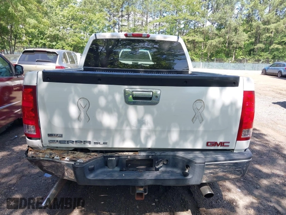 2008 GMC Sierra 1500 SLE1 z VIN 2GTEC130481114324, wystawiony jako IAAI lot #42279209 z przebiegiem 213 978 mil mil oraz . Historia ofert i sprzedaży dostępna na DreamBid. Obrazek 16.
