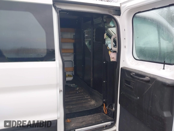 2019 Ford Transit z VIN 1FTYR1ZM4KKB00758, wystawiony jako IAAI lot #42006896 z przebiegiem 67 270 mil mil oraz . Historia ofert i sprzedaży dostępna na DreamBid. Obrazek 8.