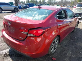 2015 Hyundai Elantra SE z VIN 5NPDH4AE1FH640919, wystawiony jako IAAI lot #41882093 z przebiegiem 121 987 mil mil oraz . Historia ofert i sprzedaży dostępna na DreamBid. Obrazek 4.