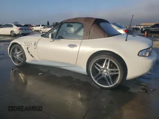 1996 BMW 3-Series Z3 with VIN 4USCH7328TLB71137, listed as a Copart auction lot 44321575 with 0 mi miles and Clean Title. Bid and sale history available at carsss.com. Image 2.