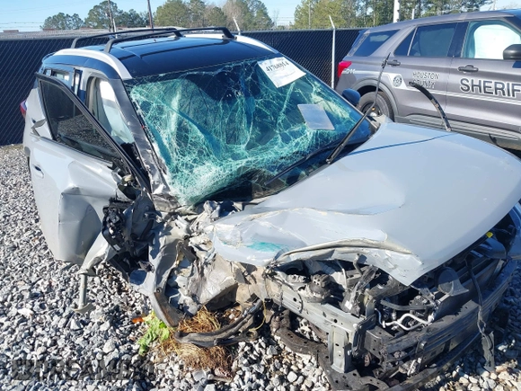 2022 Nissan Kicks SV with VIN 3N1CP5CV4NL490226, listed as a IAAI auction lot 41768814 with Not Provided miles and . Bid and sale history available at DreamBid. Image 6.