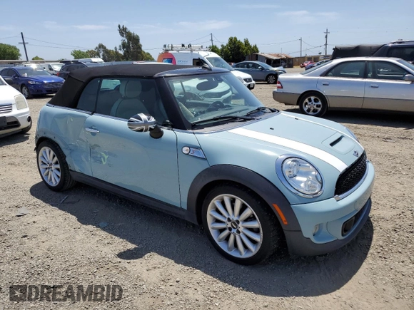 2013 MINI Convertible S z VIN WMWZP3C54DT551321, wystawiony jako Copart lot #57089205 z przebiegiem 92 441 mil mil oraz Szkoda całkowita • Salvage title. Historia ofert i sprzedaży dostępna na DreamBid. Obrazek 4.