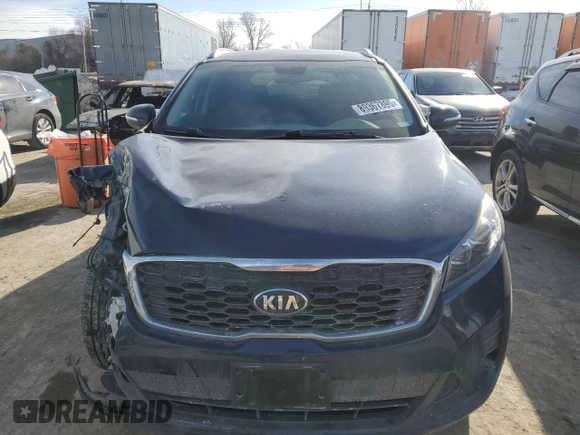 2019 Kia Sorento L z VIN 5XYPG4A32KG463068, wystawiony jako Copart lot #89367895 z przebiegiem Nie podano mil oraz Szkoda całkowita • Salvage title. Historia ofert i sprzedaży dostępna na DreamBid. Obrazek 5.