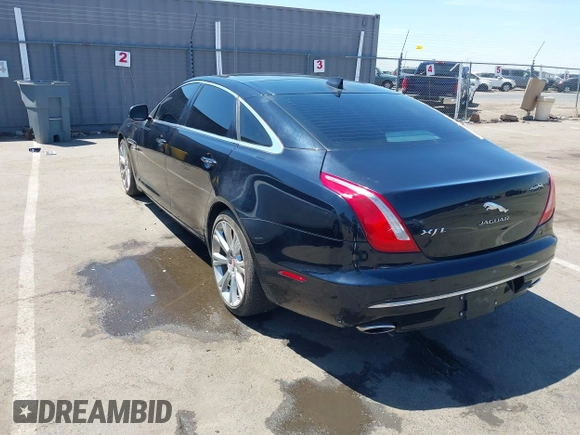 2016 Jaguar XJ Portfolio z VIN SAJWA2G76G8V97013, wystawiony jako IAAI lot #42239189 z przebiegiem Nie podano mil oraz . Historia ofert i sprzedaży dostępna na DreamBid. Obrazek 3.
